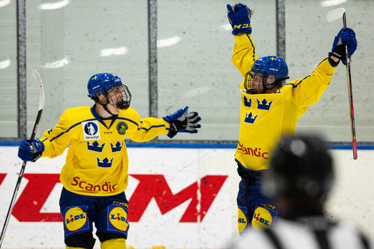 Sveriges Anton Gästrin jublar med Filip Ekberg