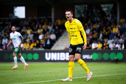 Mjällbys Noah Eile reagerar
