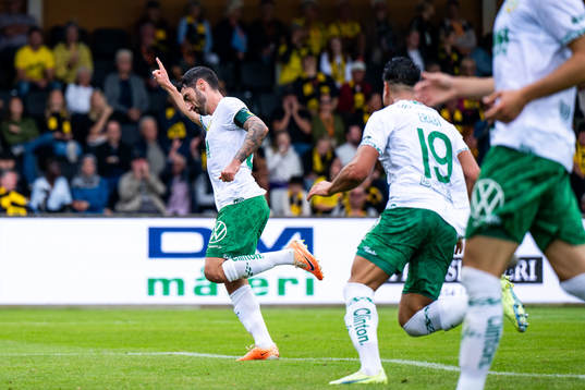 Hammarbys Nahir Besara jublar