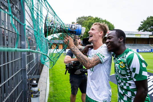 Hammarbys Fredrik Hammar jublar