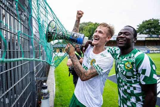 Hammarbys Fredrik Hammar jublar