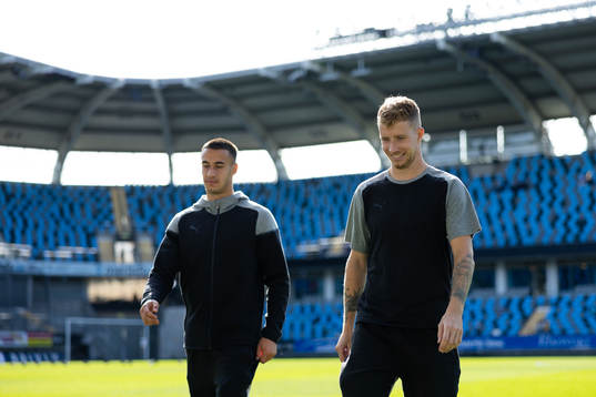 Häcklens Srdjan Hrstic och Samuel Gustafson innan