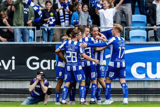 IFK Göteborgs Marcus Berg jublar med lagkamrater