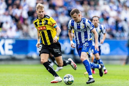 Häckens Samuel Gustafson och IFK Göteborgs Kolbeinn