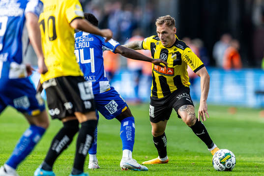 IFK Göteborgs Abundance Salaou och Häckens Jacob Barret