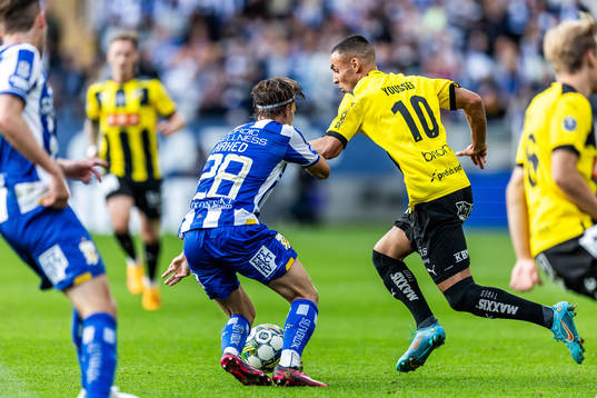 IFK Göteborgs Lucas Kåhed och Häckens Ali Youssef