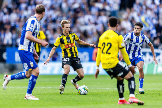 Häckens Pontus Dahbo och IFK Göteborgs Thomas Santos