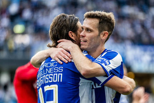IFK Göteborgs Gustav Svensson och Emil Salomonsson jublar
