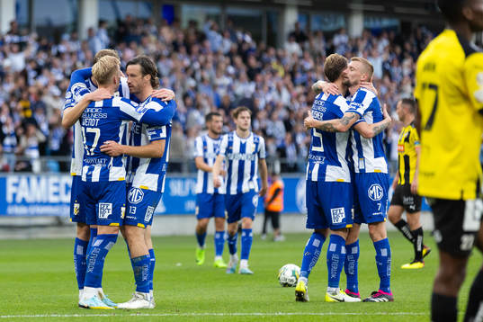 IFK Göteborgs spelare jublar
