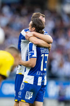 IFK Göteborgs Adam Carlén och Gustav Svensson jublar