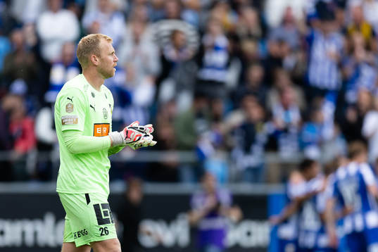 Häckens målvakt Peter Abrahamsson deppar