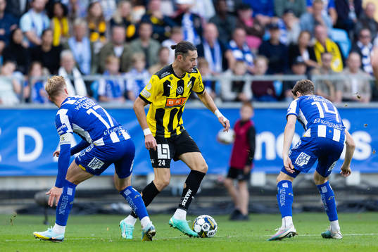 IFK Göteborgs Oscar Wendt och Gustaf Norlin mot Häckens