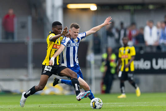 Häckens Akoua Romeo Amane och IFK Göteborgs Kolbeinn