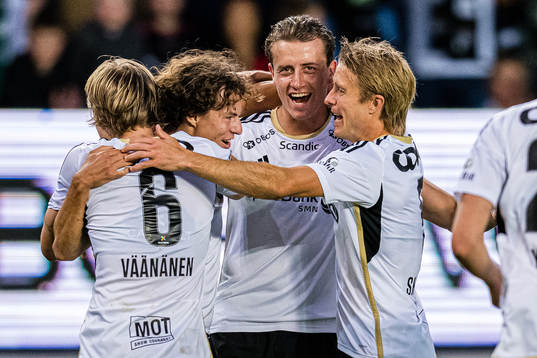 Leo Erik Jean Cornic of Rosenborg celebrates