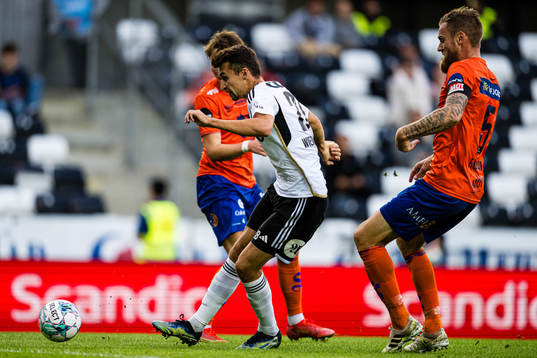 Håkan Wiedesheim-Paul of Rosenborg scores the 1-0 goal