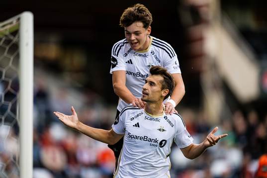 Håkan Wiedesheim-Paul of Rosenborg celebrates with Sverre
