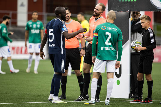 Utsiktens Ronald Mukiibi och Brages Alexander Zetterström