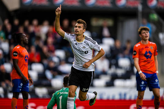 Håkan Wiedesheim-Paul of Rosenborg celebrates