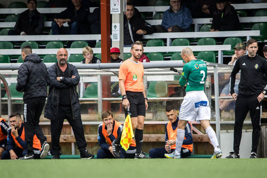 Brages Alexander Zetterström lämnar planen
