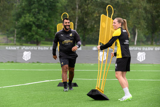 Tränare Mak Lind och Elin Rubensson
