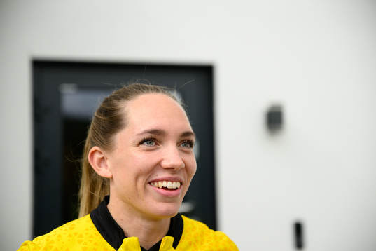 Elin Rubensson blir intervjuad