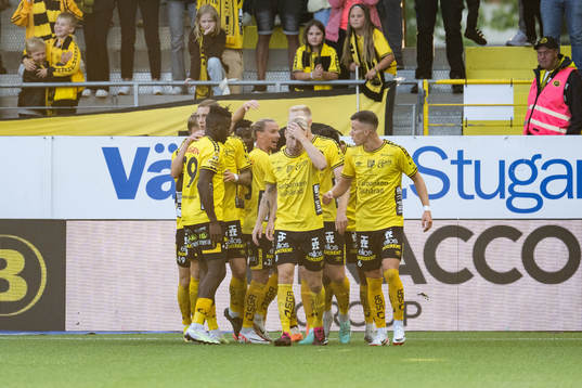 Elfsborgs Ahmed Qasem jublar med lagkamrater
