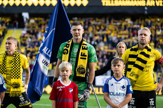 Elfsborgs målvakt Hakon Valdimarsson med halsduk