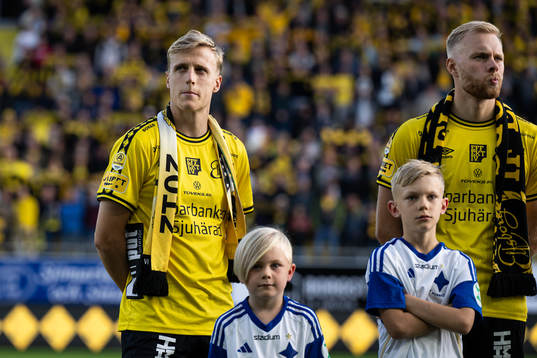 Elfsborgs Jeppe Møldrup Okkels och Sveinn Guðjohnsen med