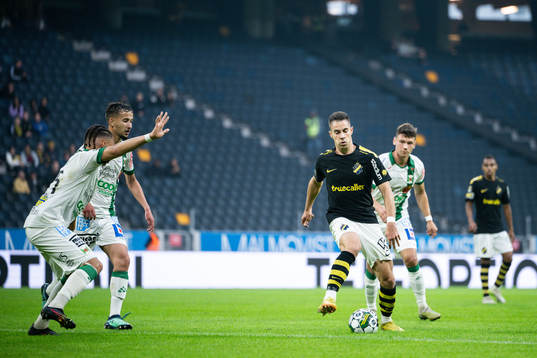 Varbergs Maxime Anne Marie Sainte och Yassine El Ouatki mot