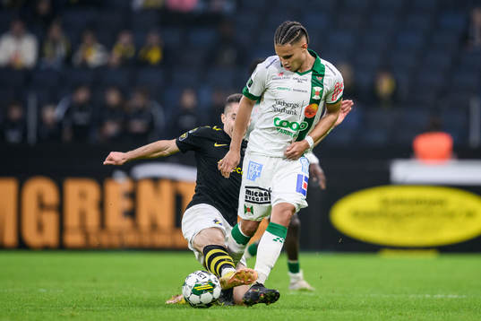 AIKs Dino Besirovic och Varbergs Maxime Anne Marie Sainte