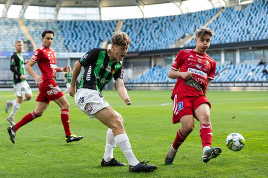GAISs Axel Henriksson och Skövde AIKs Isak Vidjeskog