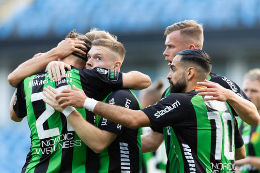 GAIS  Axel Henriksson jublar med lagkamrater