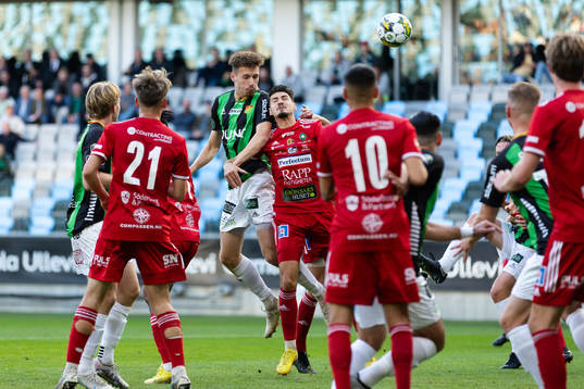 GAIS Anes Cardaklija med en nick