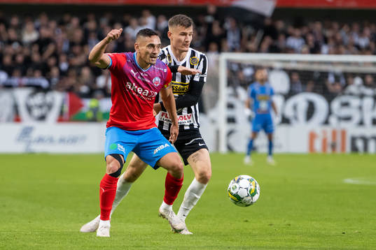 Helsingborgs Cole Alexander och Landskronas Robin Dzabic