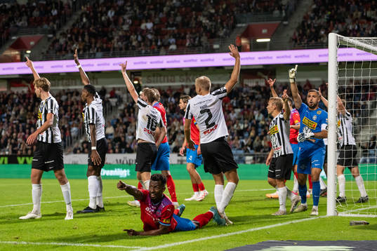 Helsingborgs Bernardo Vilar Estevao Jeronimo reagerar