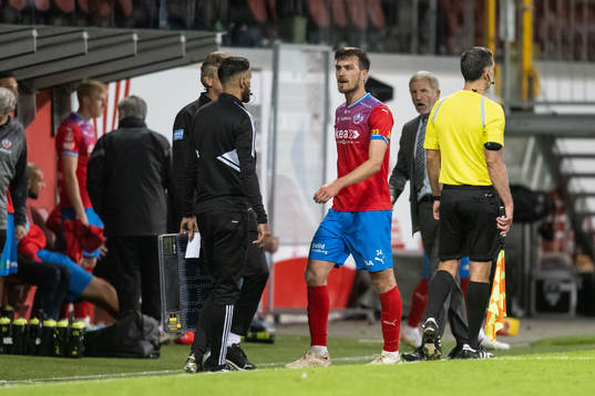 Helsingborgs Pavle Vagic lämnar planen