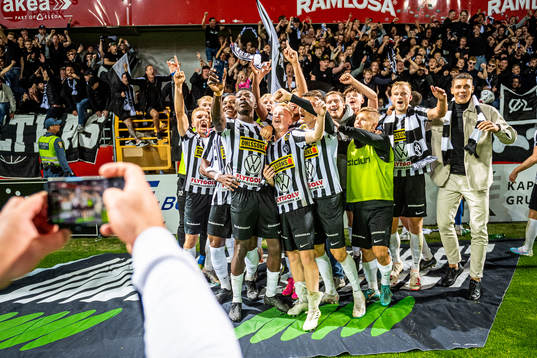 Landskronas spelare jublar