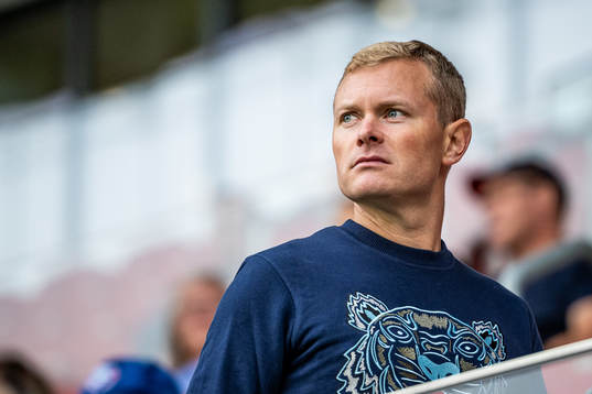 Fotbollsdomaren Fredrik Klitte på läktaren