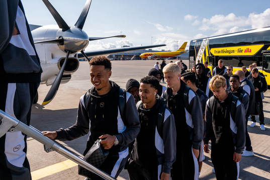 Tobias Sana, Momodou Sonko and the rest of the Häcken team
