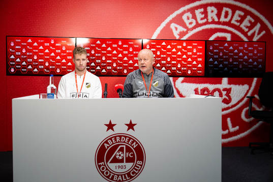 Bläddra bland fler bilder av Football, UEFA Europa League, Play-off, Häcken, Training and press meet