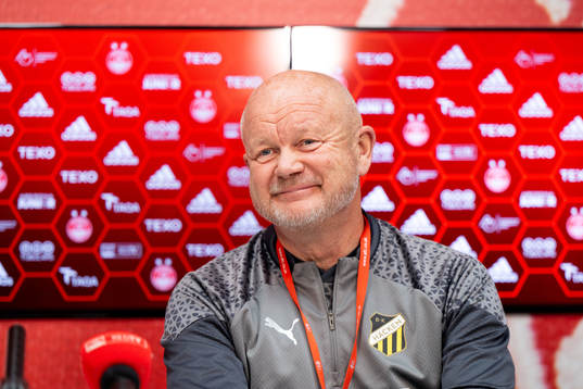 Head coach Per-Mathias Høgmo of Häcken