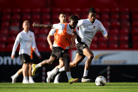 Ibrahim Sadiq and Franklin Degaulle Tebo Uchenna  of Häcken
