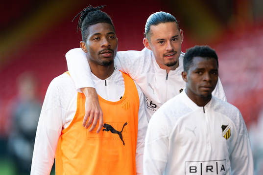 Franklin Degaulle Tebo Uchenna and Amor Layouni  of Häcken