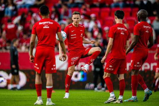 Joachim Soltvedt of Brann warms up
