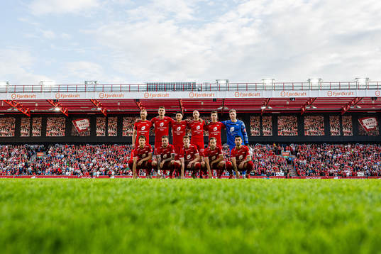 The starting eleven of Brann, from the top left; Sivert