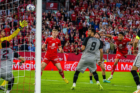 Japhet Sery Larsen of Brann scores the 3-3 goal