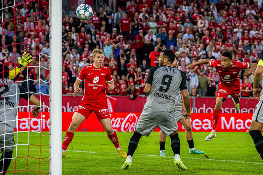 Japhet Sery Larsen of Brann scores the 3-3 goal