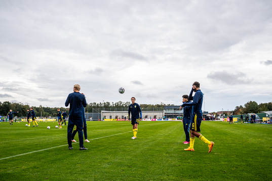 Sveriges spelare värmer upp