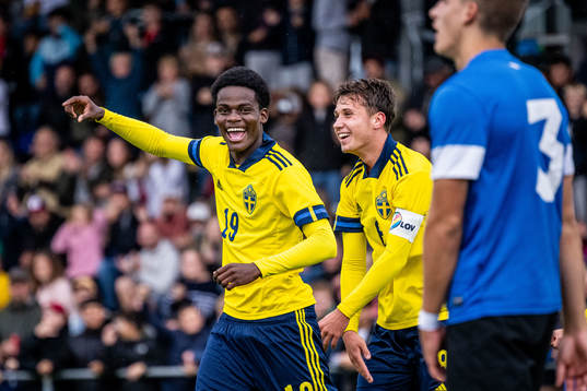 Bläddra bland fler bilder av Fotboll, P16, Träningslandskamp, Sverige - Estland