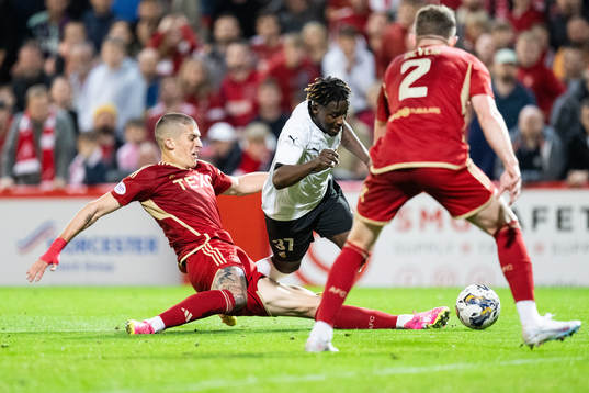 Slobodan Rubezic of Aberdeen and Ibrahim Sadiq of Häcken